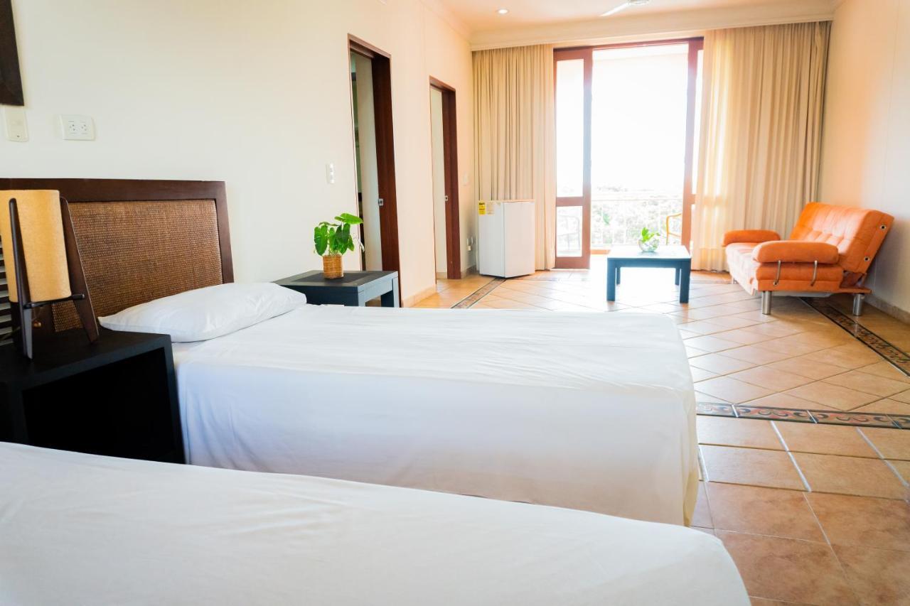 Hotel Penon Suites Жирардо Екстер'єр фото