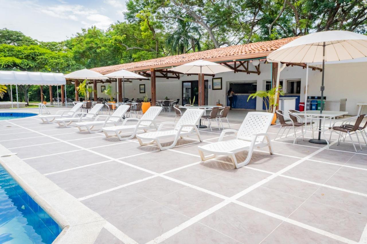 Hotel Penon Suites Жирардо Екстер'єр фото