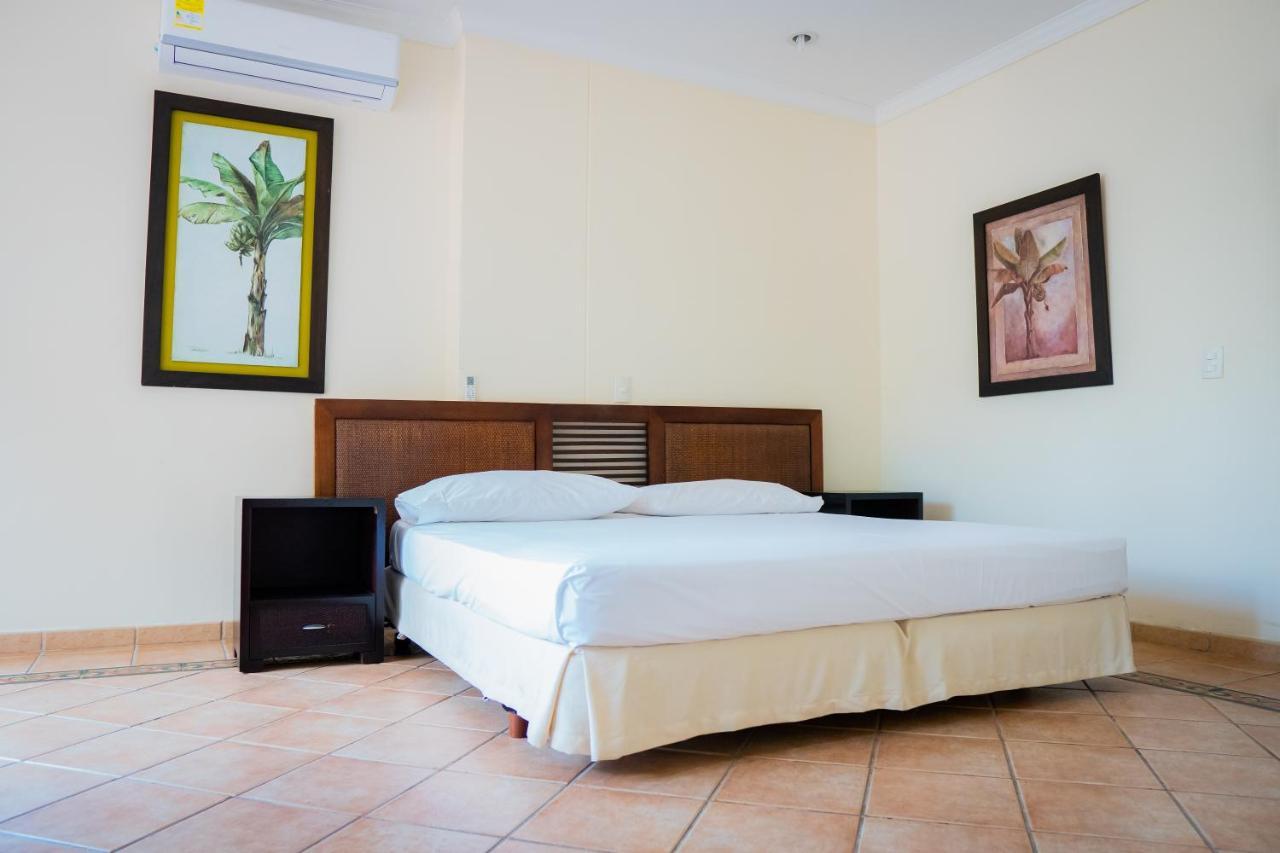Hotel Penon Suites Жирардо Екстер'єр фото