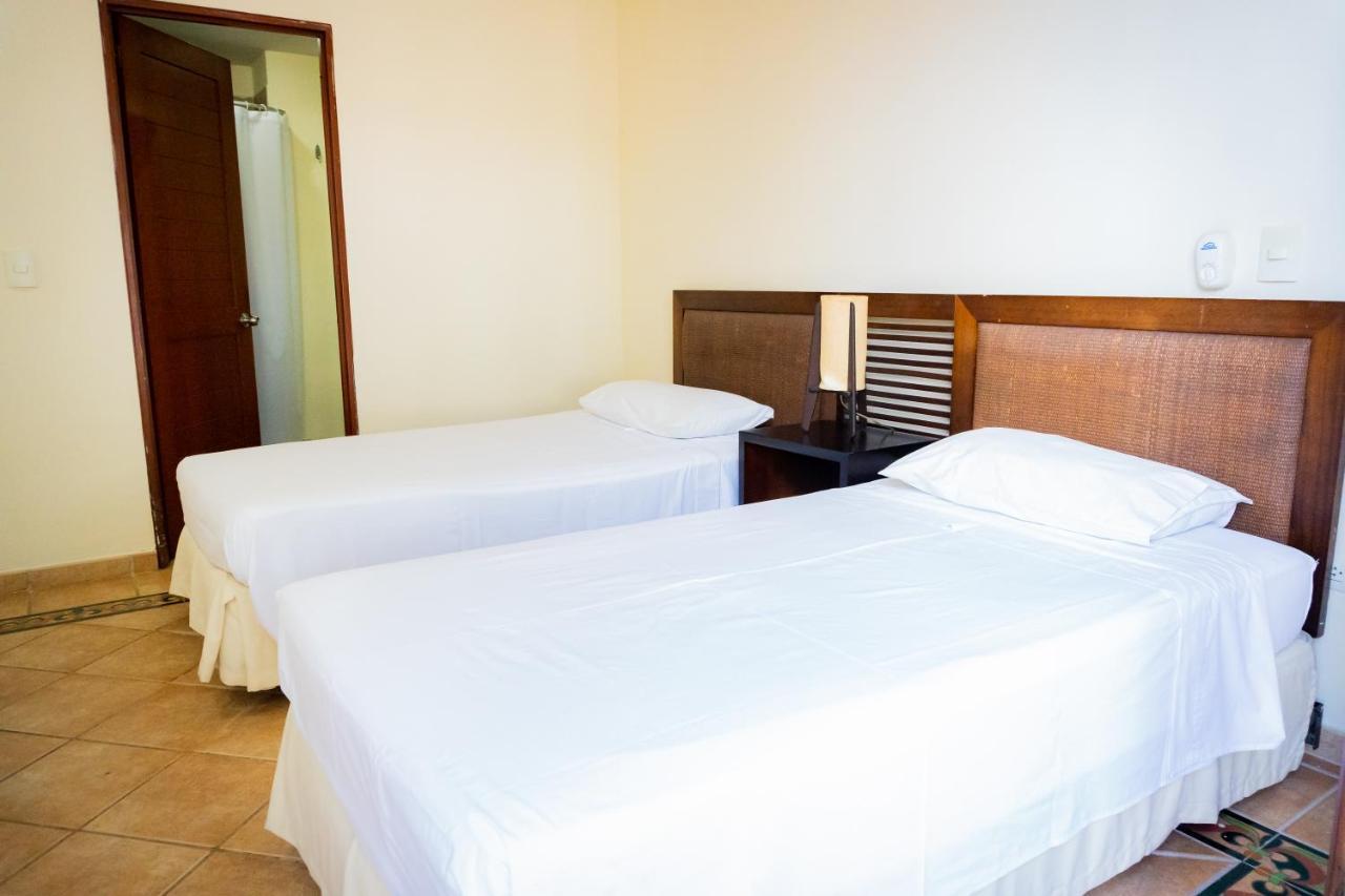 Hotel Penon Suites Жирардо Екстер'єр фото