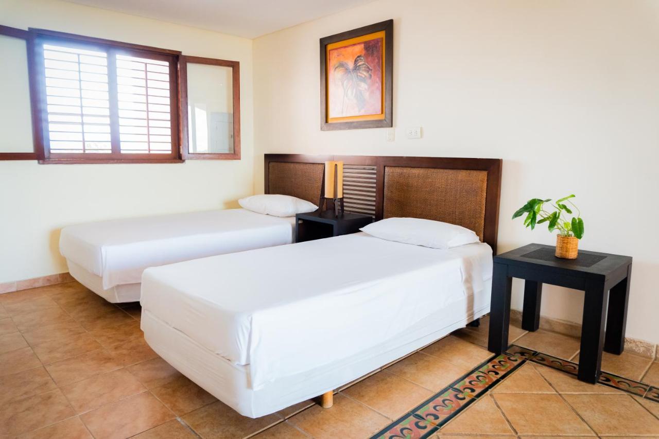 Hotel Penon Suites Жирардо Екстер'єр фото
