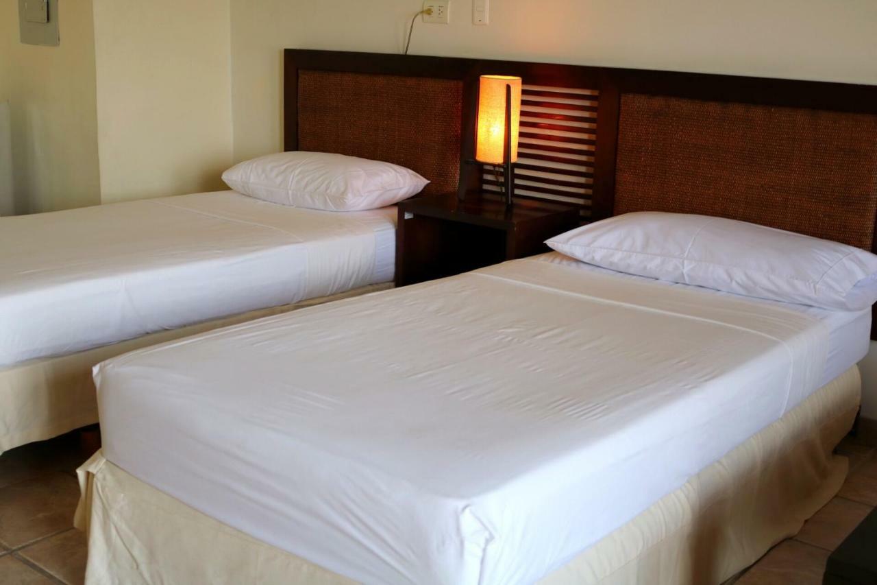 Hotel Penon Suites Жирардо Екстер'єр фото