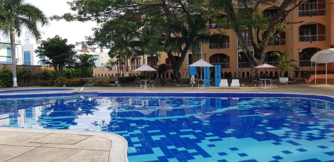 Hotel Penon Suites Жирардо Екстер'єр фото